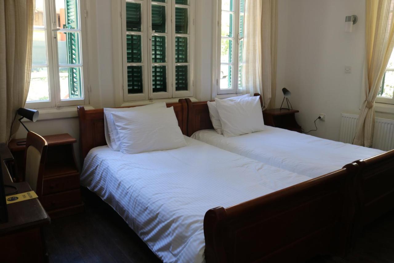 Semiramis Lodge Platres Luaran gambar