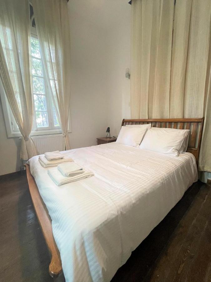 Semiramis Lodge Platres Luaran gambar