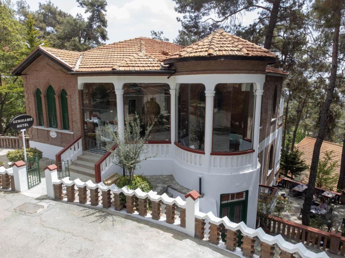 Semiramis Lodge Platres Luaran gambar