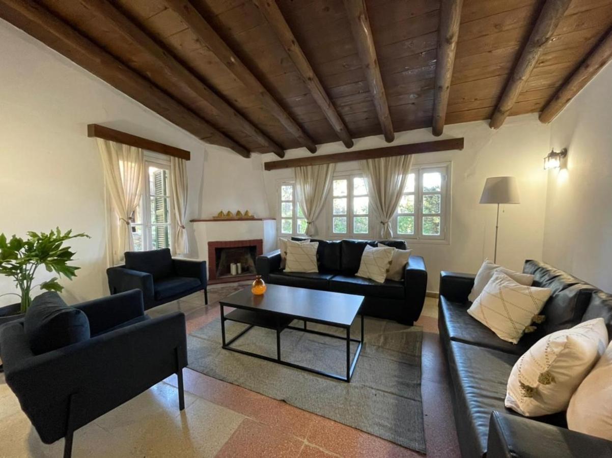 Semiramis Lodge Platres Luaran gambar